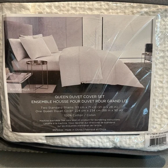 Vera Wang Duvet Set - Picture 4 of 4